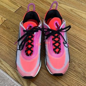 Nike Air Max 2090
Retro Futurism Iced Lilac (Women's) 8